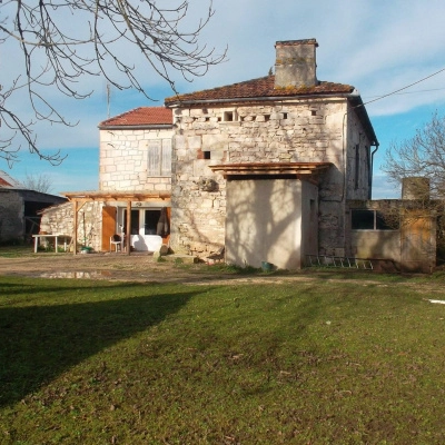 Ferme à Rénover sur 5 Hectares (46)