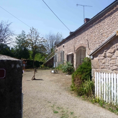 Chambre à Louer sur une Microferme en Cours de Création (89)