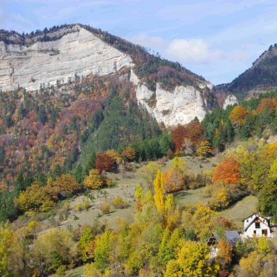 Mise à Disposition d'un Hameau en Montagne en Drôme Automne (26)