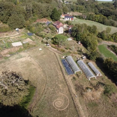 Atelier de Travail qui Relie dans un Écolieu en Béarn (64) (64)