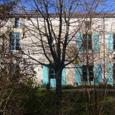 Urgent Grande Maison Charentaise Idéale pour Habitat Groupé (17)