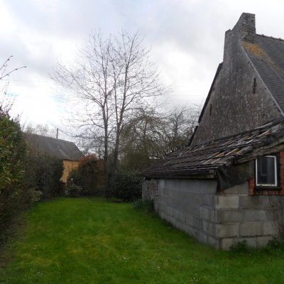 Chaumiere dans Écohameau